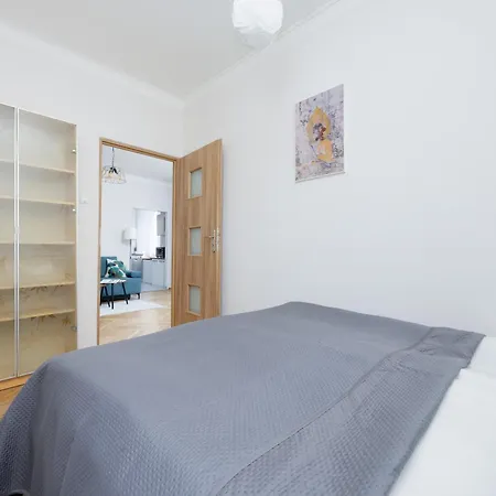 Near Lazienki Krolewskie W Warszawie By Renters *