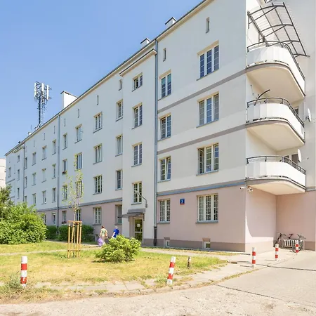 Near Lazienki Krolewskie W Warszawie By Renters